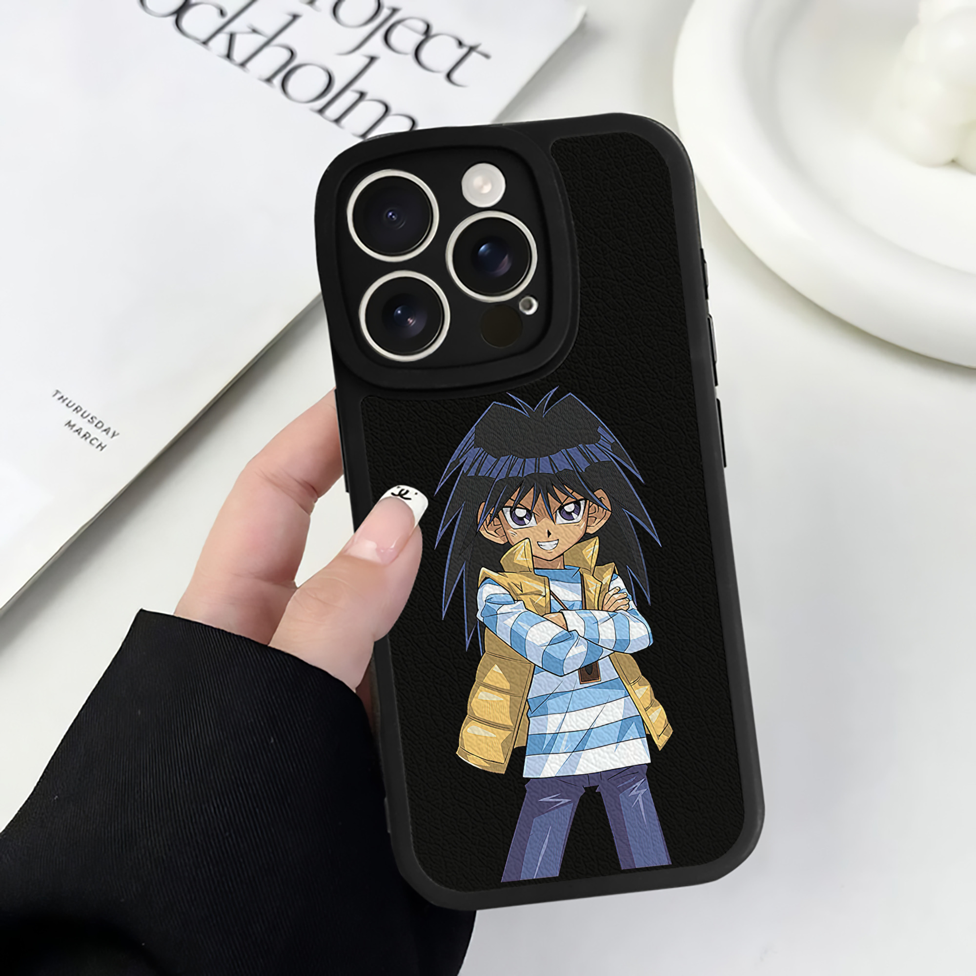 （画像用） 遊☆戯☆王 Yu-Gi-Oh! 【iPhone 16シリーズ対応】シリコンスマホケース（レザー調） 材質：シリコン